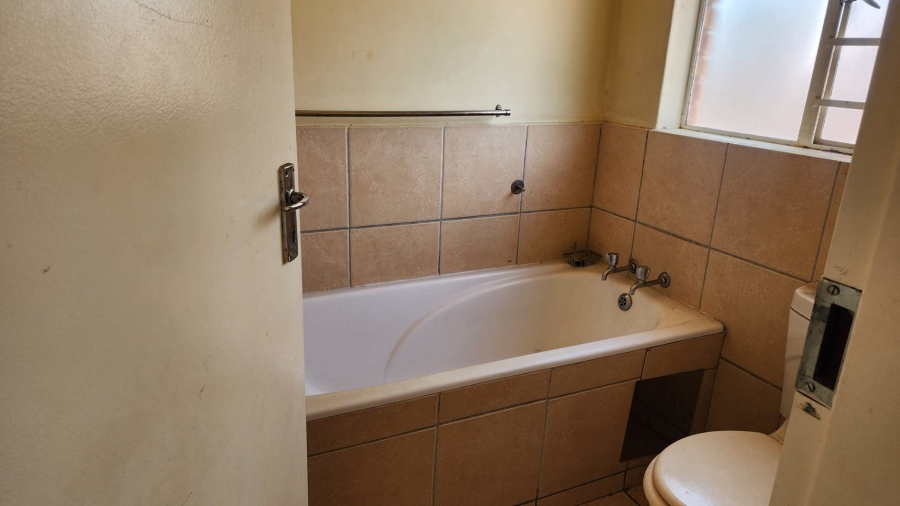 1 Bedroom Property for Sale in Rustenburg North West